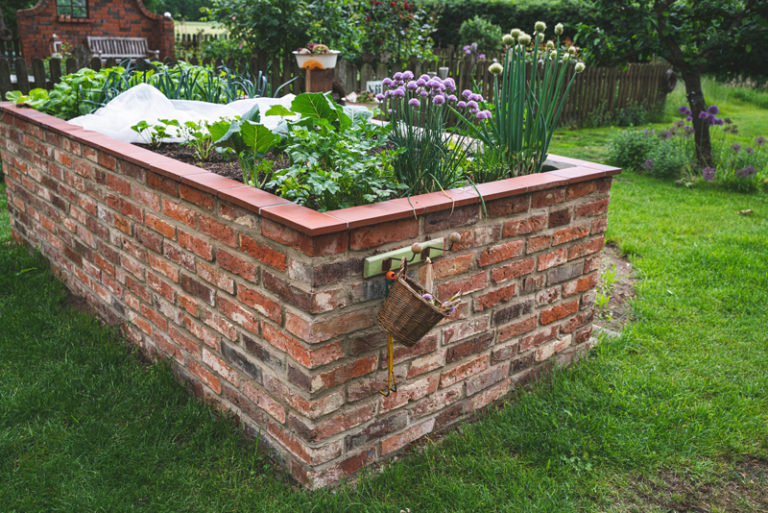 Hochbeet aus Steinen selber bauen so geht´s Garten Blog