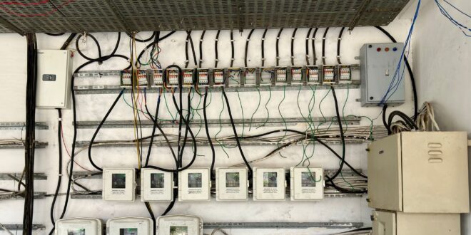 Automatische Bewässerung für Balkonpflanzen: Systeme für Blumenkästen und Kübel im Vergleich