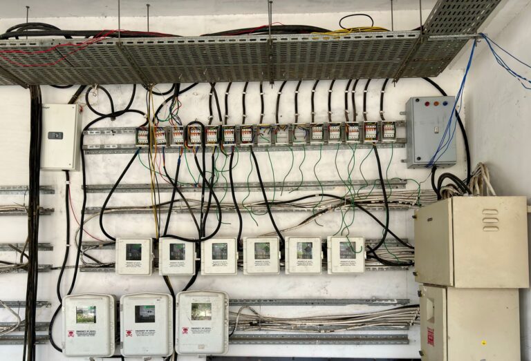 Automatische Bewässerung für Balkonpflanzen: Systeme für Blumenkästen und Kübel im Vergleich