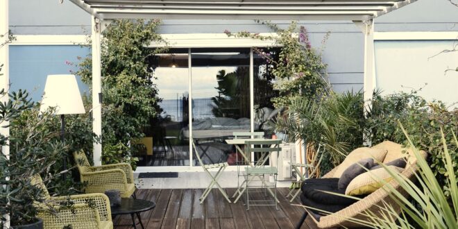 Automatische Schlauchtrommel: Wie praktisch sind selbstaufrollende Gartenschläuche?
