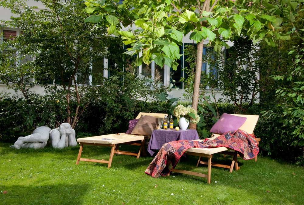 gartenliegen-aus-holz