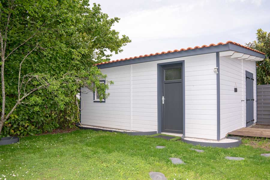 modern-gartenhaus-holz